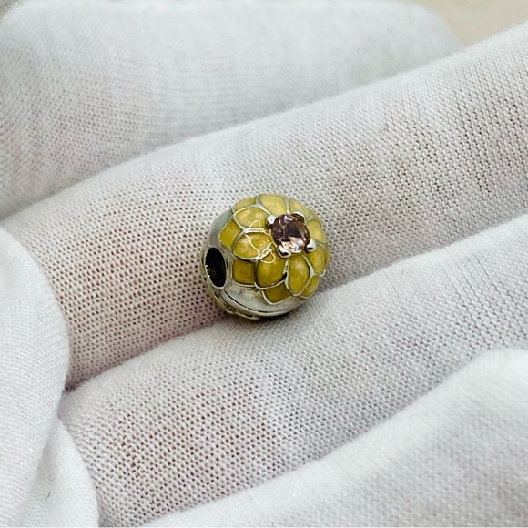 EUC Pandora 791828NBP Sterling Silver Blooming Dahlia Flower Clip Charm - Picture 4 of 13